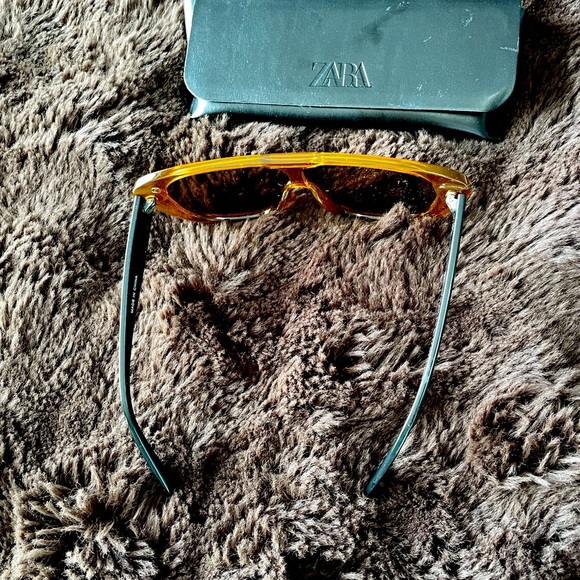 Zara Sunglasses with Brown Rim and Rounded Frame - Picture 2 of 4